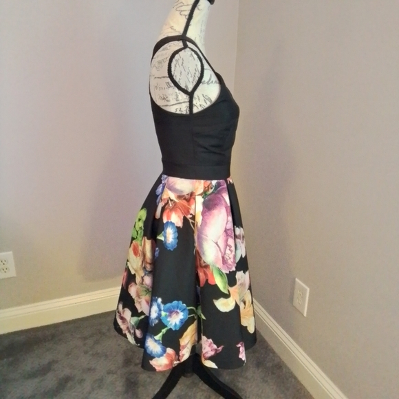 Ted Baker London Black Floral Illusia Pleated Dress - Ted 1/US 4 - Picture 8 of 16